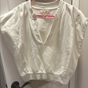 Women's cream colored lenon top size large